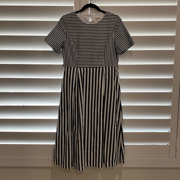 Dresses & Skirts - Dress